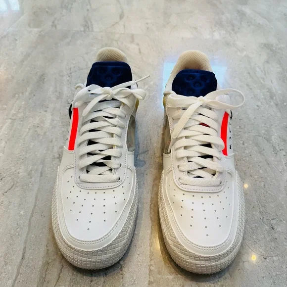 Nike Women's AF1 Sneakers - Picture 3 of 8